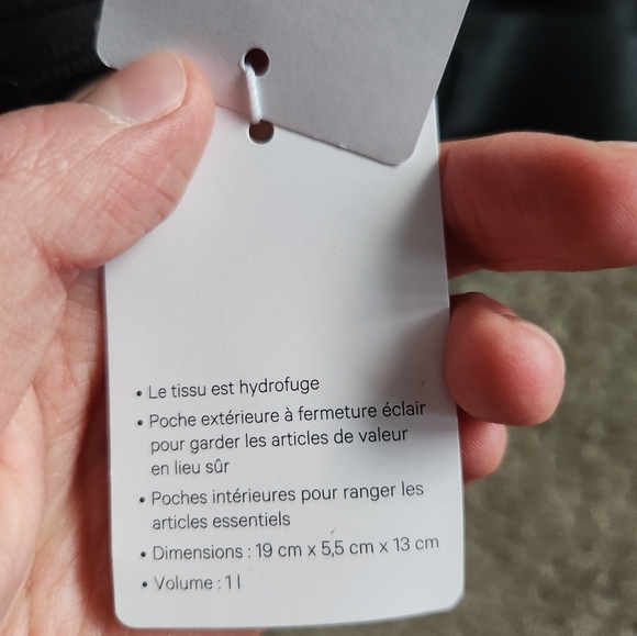 NEW Lululemon Black Crossbody Bag - Picture 4 of 5